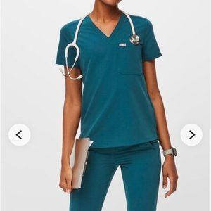 Catarina™ One-Pocket Scrub Top and High Waisted Zamora™ Jogger Scrub Pants